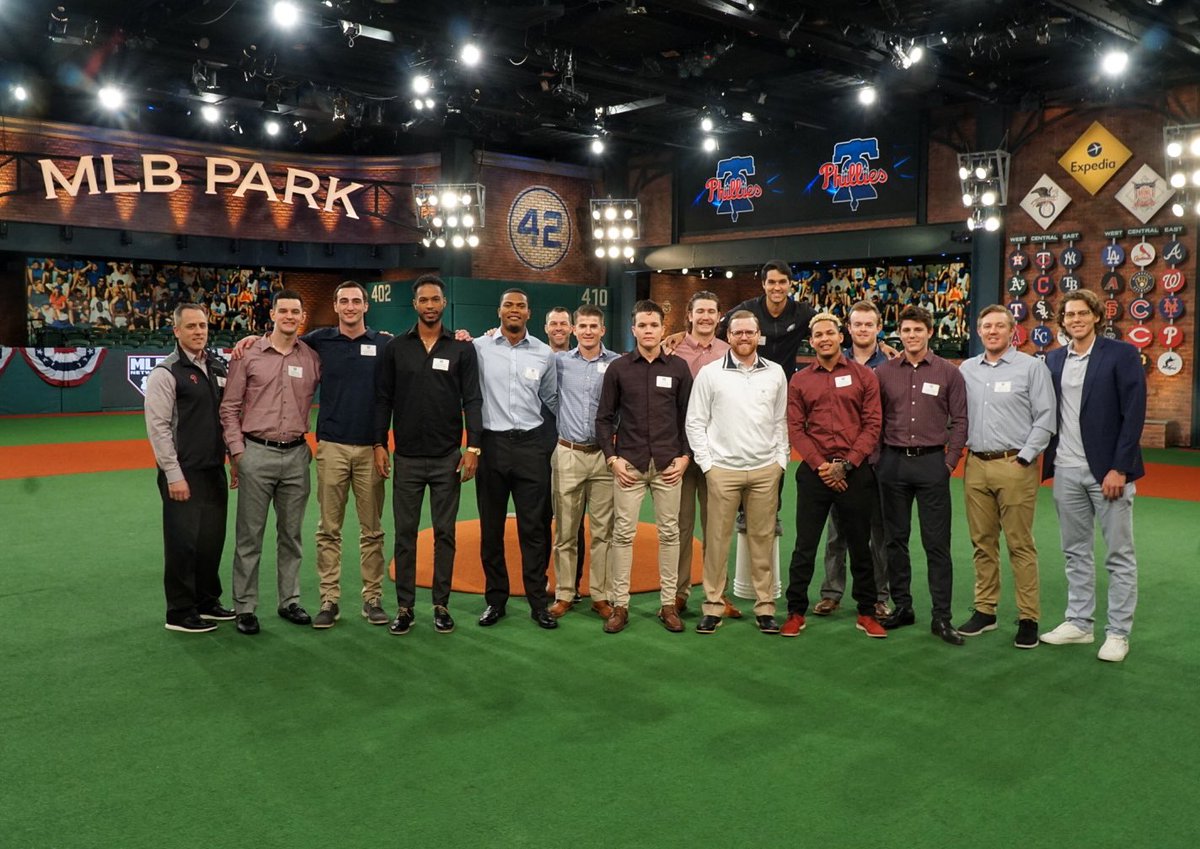 MLBNetwork's tweet photo. Excited to have the next generation of @Phillies in the house today! https://t.co/GBYIwqa303