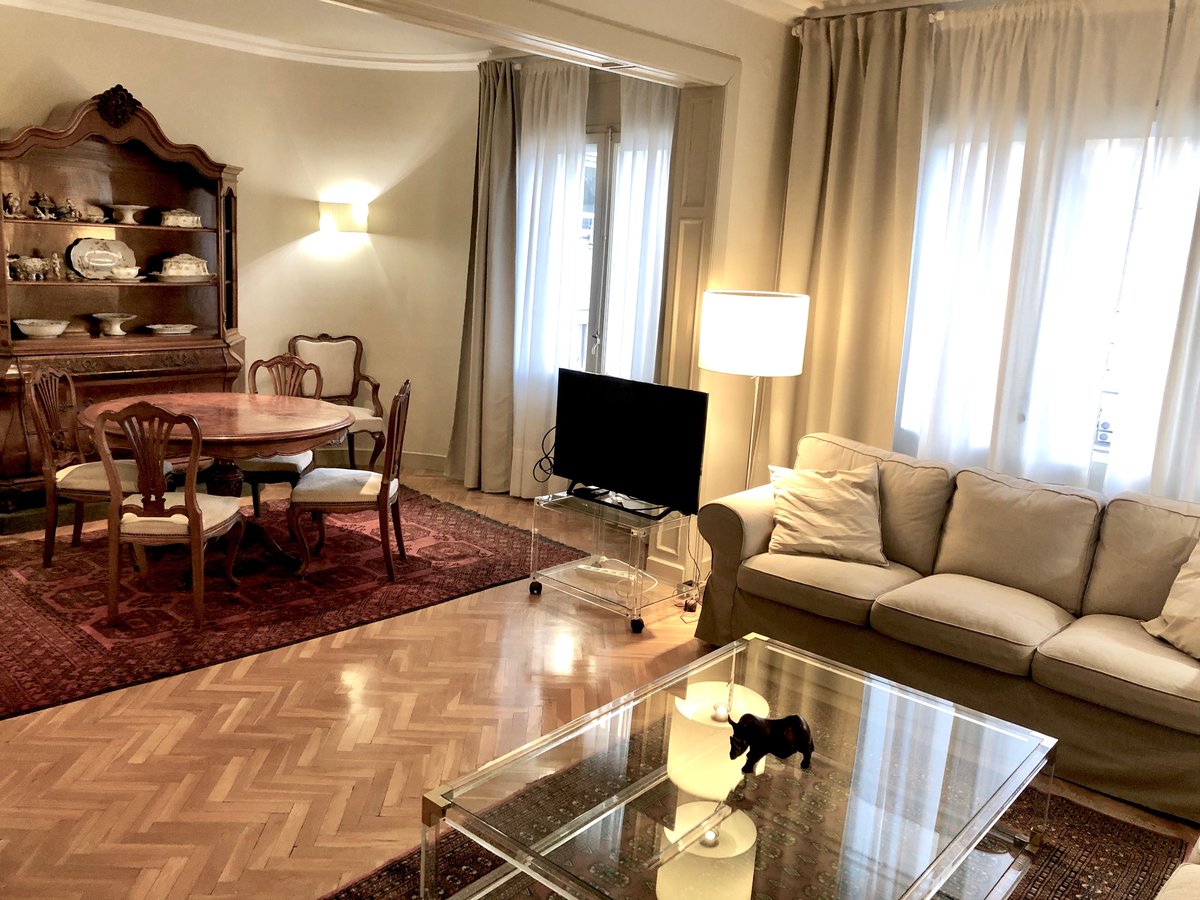 wallwings's tweet image. Ven a ver nuestro increíble apartamento en Galvany, no te defraudará 😎 
#properties #WallWings #luxuryhomes