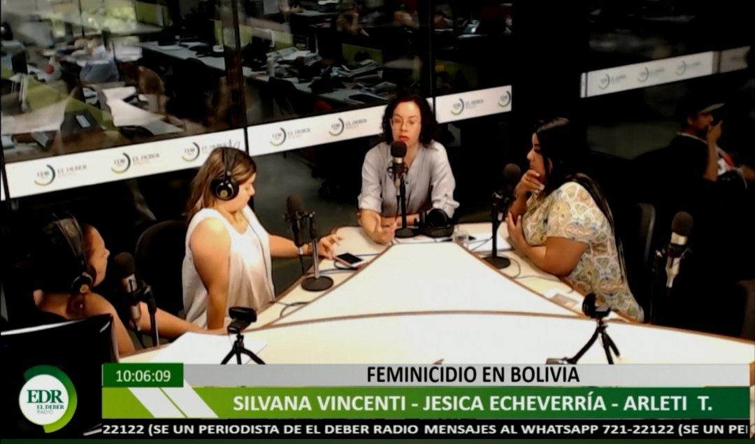 jesicaecheveria's tweet photo. Estuvimos esta mañana en @ElDeberRadioOn junto a la Dra. Arleti Tordoya de Mujeres Creando y las Periodistas Paola Baldivieso y Silvana Vincenti hablando sobre  Feminicidio.
411 casos están sin Sentencia https://t.co/ypceMZFtH4