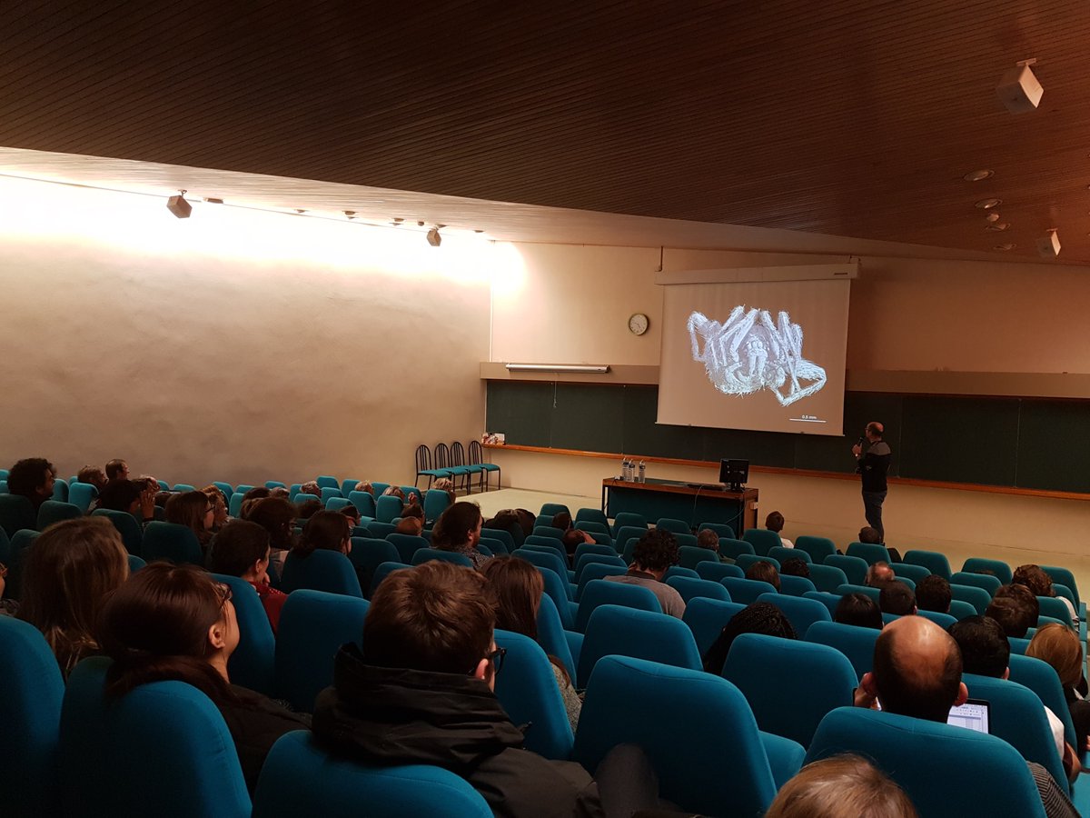synchroSOLEIL's tweet photo. Other place for another Parallel Session #SUM20
⏺️Life & Earth Sciences
➡️"Amber fossils revealed by Synchrotron imaging"
#Paleontology https://t.co/CUxv14mMi7