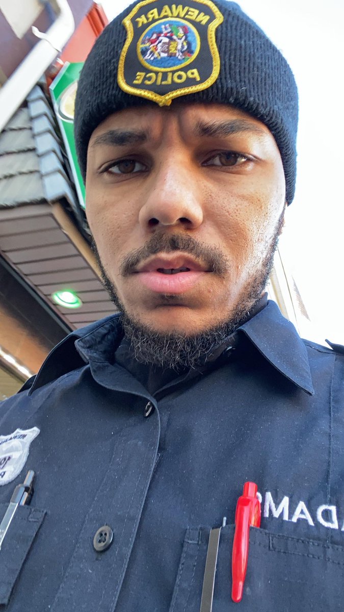 TheRealCzezre's tweet photo. Czezre v Officer Adams

Yes I can do both 
#blackboyswinning #blackboyjoy #prettyboysavage #policeofficerbae #BlackTwitter #meninuniform #blacklawenforcrmentofficer #LGBTQoftwitter #blackgayslay #RebelWithACause👑🌞🌞👑 https://t.co/tsEhHXHIdc