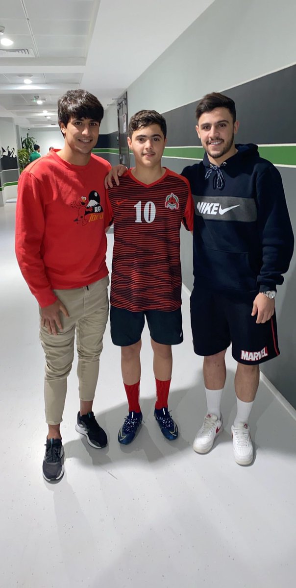 alrawii10's tweet photo. الحمدلله على كل حال فزنا على نادي الاهلي واحد صفر في منافسة الدوري الف مبروك لإدارة وجماهير ولاعبين نادي الريان
❤️🦁🖤
ابو بسيمة وميمي 💙 https://t.co/9hHfmuD5Fg