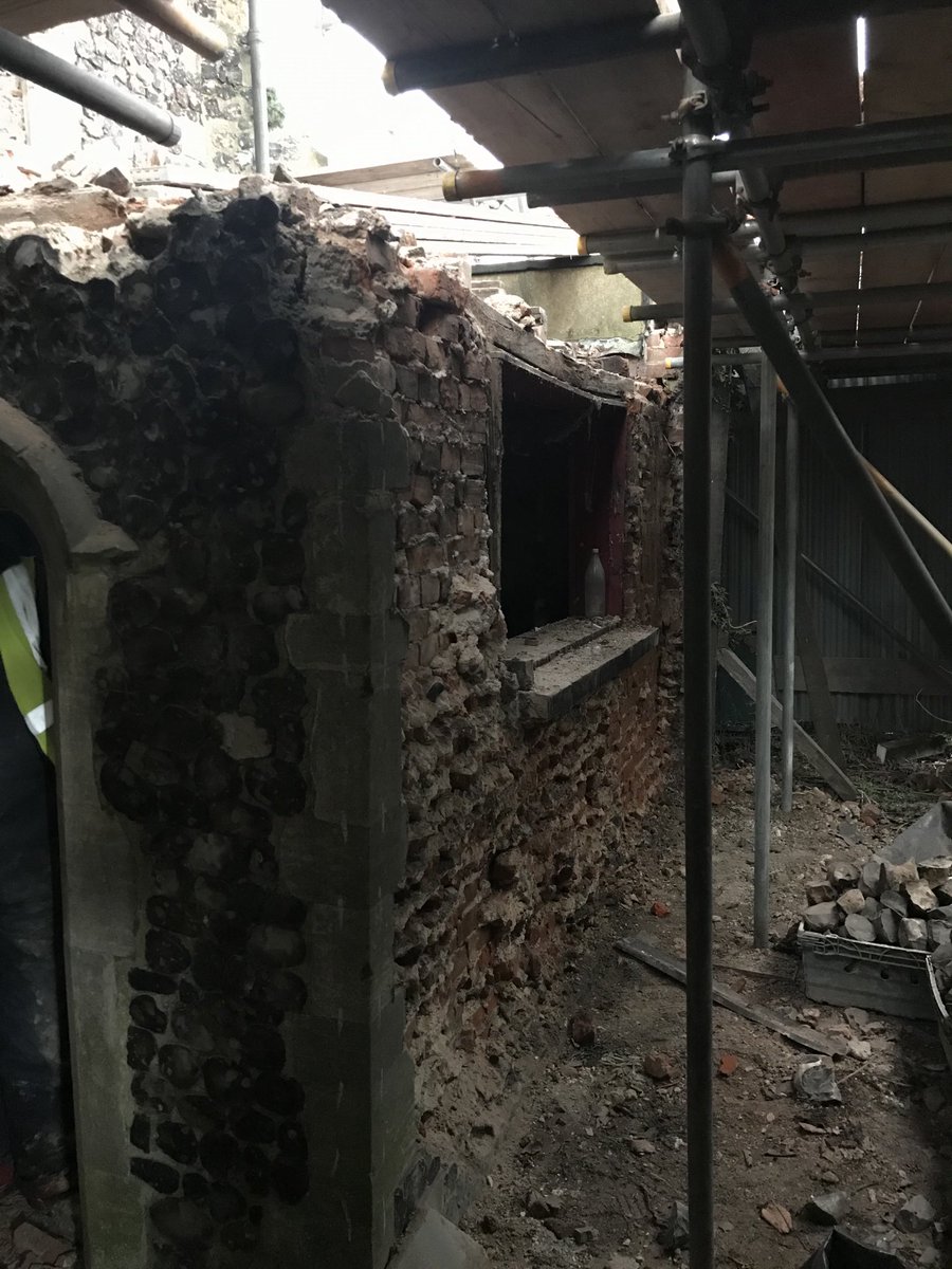 MedievalMasonry's tweet photo. Investigation and preparation work on the vestry at St Johns progressing well. This is going to be a really stunning transformation. #conservation #restoration #flintwork #limemortar #norfolkchurch https://t.co/KqXcMoVQvi