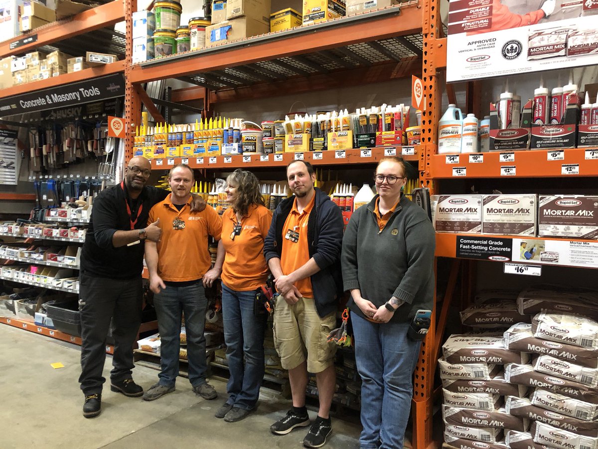 alskee1's tweet photo. Sika Pro Select had an amazing morning of training with our MET partners on bay service , rotation and overhead maintenance. @HomeDepot 1924 &amp; 1973 in Southern IL this morning. @Monica_Lindsey1 @Sika_USA @Sika https://t.co/3ovB33ZN5t