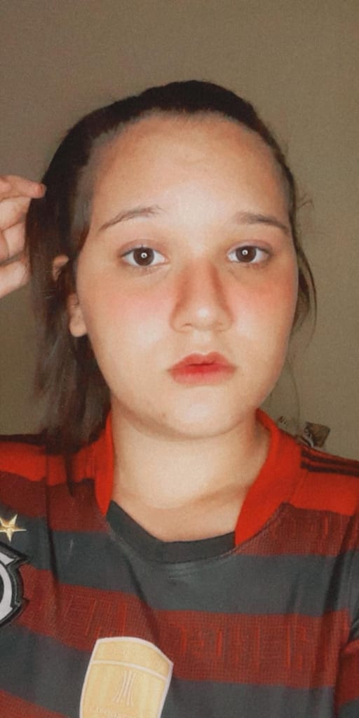 Com óculos//sem óculos