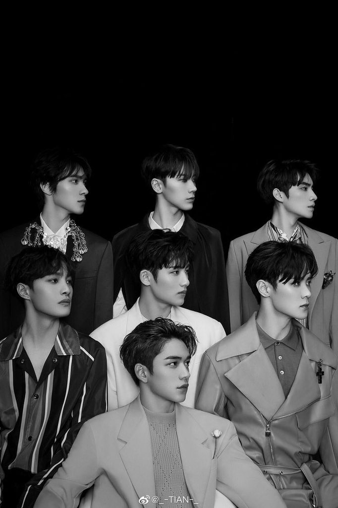 softnctsaf's tweet photo. #HappyWayVDay #1yearswithwayv @WayV_official 💚💚💙 https://t.co/ixZG3KzEMc