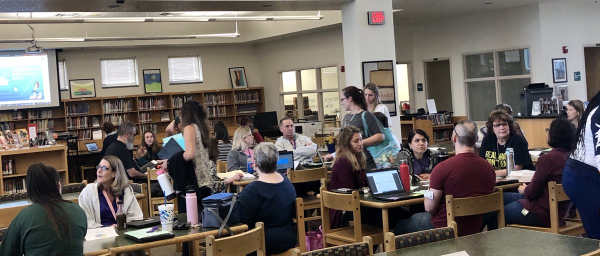 traceymikos's tweet image. Had a great time yesterday w/ the faculty 
@ Ormond Beach MS sharing ways #Nearpod can engage 100% of their students across the subject areas! There was laughter, excitement &amp;amp; ah-ha moments.  Oh &amp;amp; they 💙💙 #TimeToClimb! 🙌🎉
#vcsNearpod 
Tks @OBMSMedia for inviting me out! 🤗
