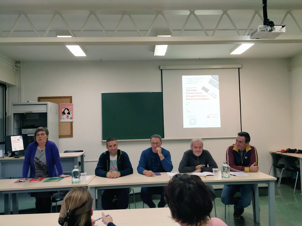 Escola_Alberich's tweet photo. Participem a la taula rodona de les  Jornades d’intercanvi d’experiències i bones pràctiques del Projecte PONT. Escola i Universitat junts per aprendre #experienciesPONT @ICEURV #ConsellSocial @universitatURV  #APS https://t.co/ssY1B5DwjU