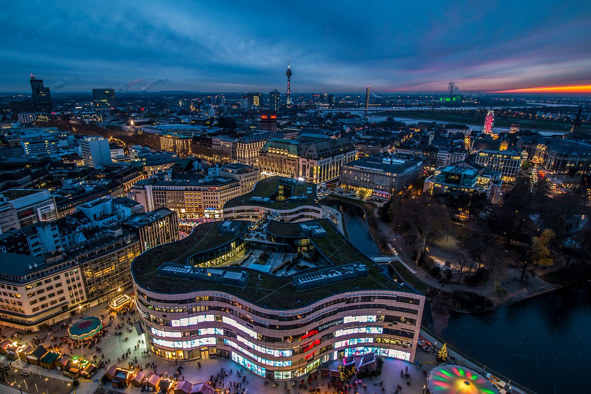 InnsideSeestern's tweet photo. DÜSSELDORF, you`re so beautiful. 😍 Don`t you think so?

#StayCurious #Düsseldorf #Duesseldorf Innside by Melia De INNSiDE by Meliá https://t.co/CSSkMkMsFz