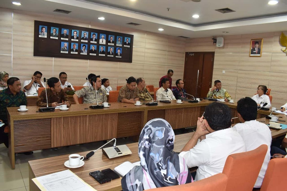 DPRDBANTEN's tweet photo. Pimpinan dan Anggota Komisi IV  DPRD Banten melakukan kunjungan kerja ke Kantor Dirtjen Sumber Daya Air Kementerian PUPR RI-Jakarta Kamis, 16 Januari 2020. ⁣

#dprdbanten⁣
#infoparlemen⁣
#puprri⁣ https://t.co/bweS6lhI4J