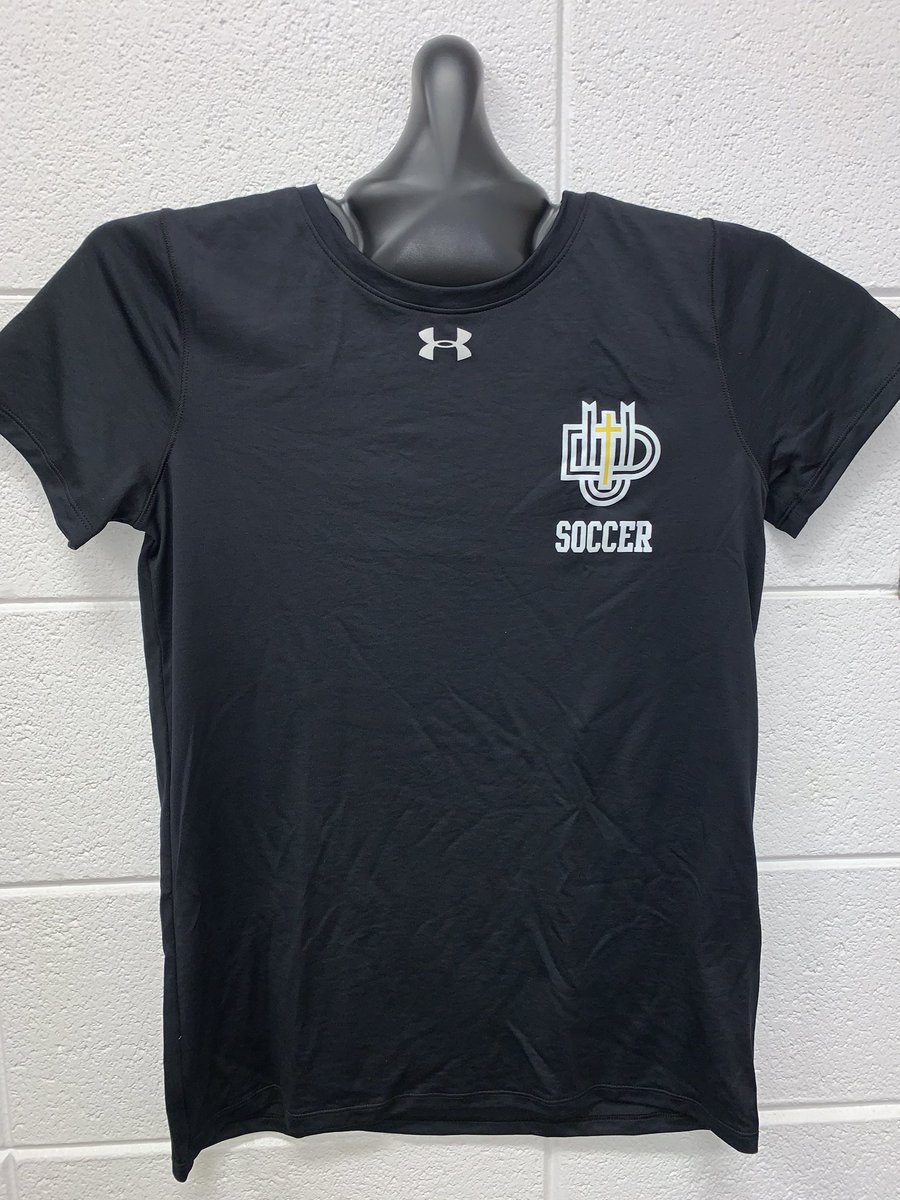 Retweet and follow for a chance to win our Under Armour training top! Winner will be selected tomorrow at 11am!
