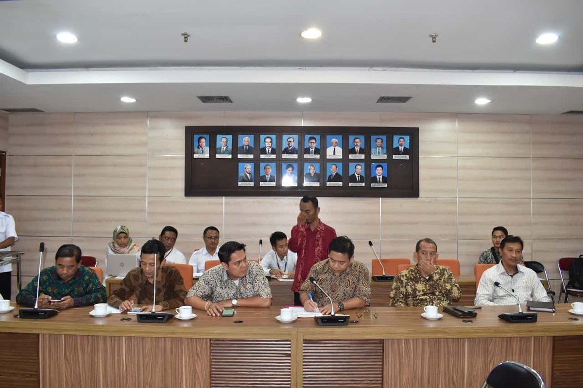 DPRDBANTEN's tweet photo. Pimpinan dan Anggota Komisi IV  DPRD Banten melakukan kunjungan kerja ke Kantor Dirtjen Sumber Daya Air Kementerian PUPR RI-Jakarta Kamis, 16 Januari 2020. ⁣

#dprdbanten⁣
#infoparlemen⁣
#puprri⁣ https://t.co/bweS6lhI4J