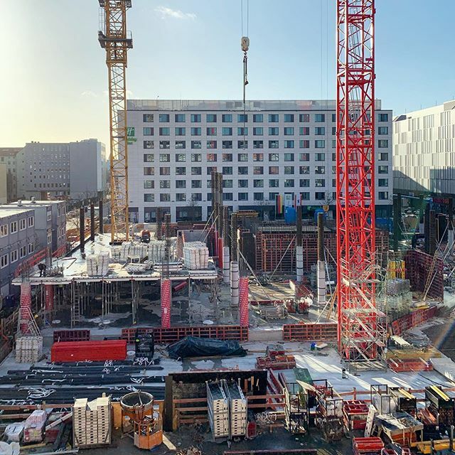 architekturb's tweet image. Stream Tower.
.
.
#architekturberlin #streamtower #zalando #redcrane #plattenbau #crane #eastsidemall #mediaspree #architexture #archilovers #architecture #berlinigers #ig_berlin #igersberlin #igersberlinofficial #streetphotography #streetphotographers #… ift.tt/360K1b4