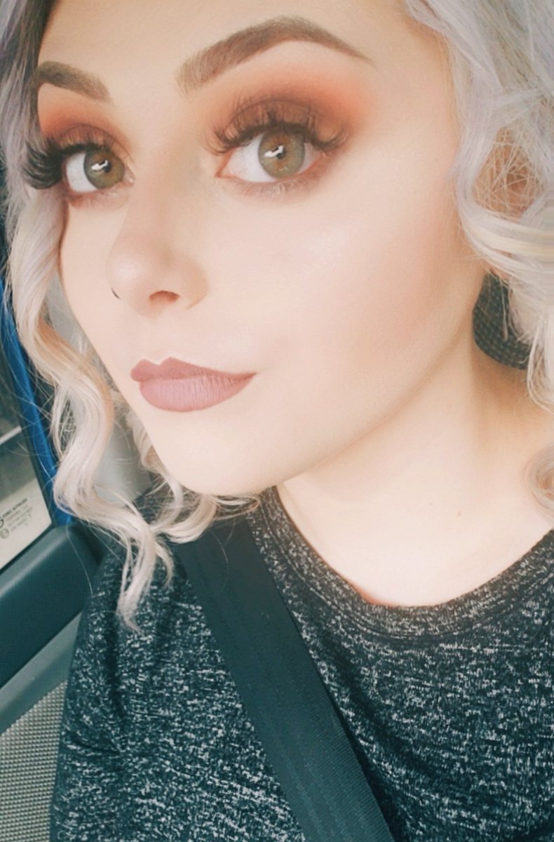 NotoriousMitten's tweet photo. All I want in life is to end up on the @beautybakerie PR list. https://t.co/6zjq3Flf3d