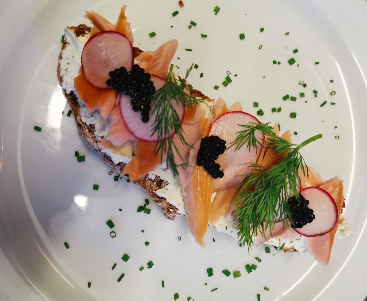 Four & Twenty tweet media