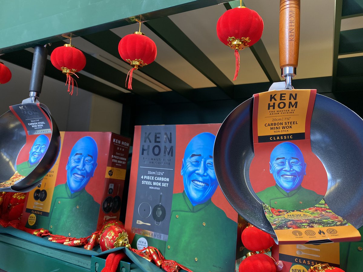 SeeWooUK's tweet photo. Have we got a #Thursday Chinese New Year treat for you lovely lot!! We are now stocking the one and only @chefkenhom wok range in our Chinatown store! 💚 Wok are you waiting for?! 💚🧧🥢
#chefkenhom #ChineseNewYear2020 #seewoouk https://t.co/HmQJCLvDBf