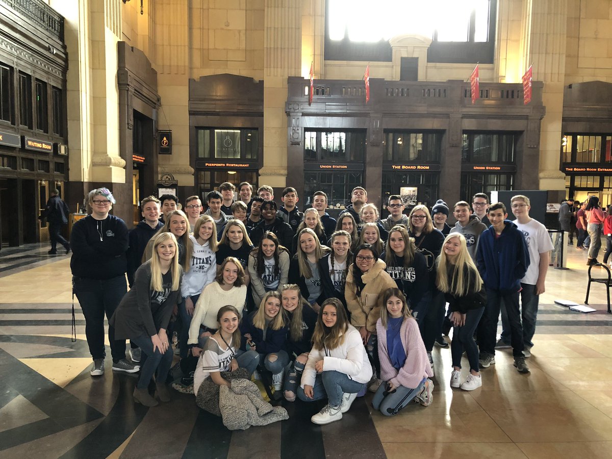 Titan Harmony starting our morning performing at Union Station!