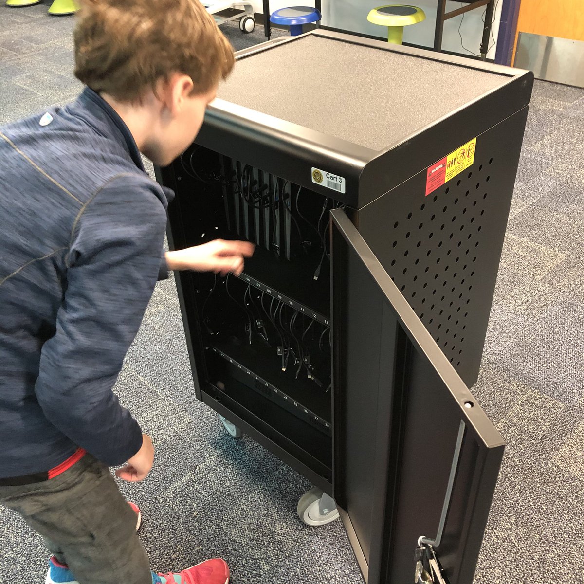 BlueValleyTech's tweet photo. Amazing student helpers at @LeawoodLeopards loaded their schools PowerUp carts today! They were so attentive to the process and care of each device. Proud moment! 💙💻🔌⬆️ #PowerLoad #BV229Tech https://t.co/CgNFbRKkjw