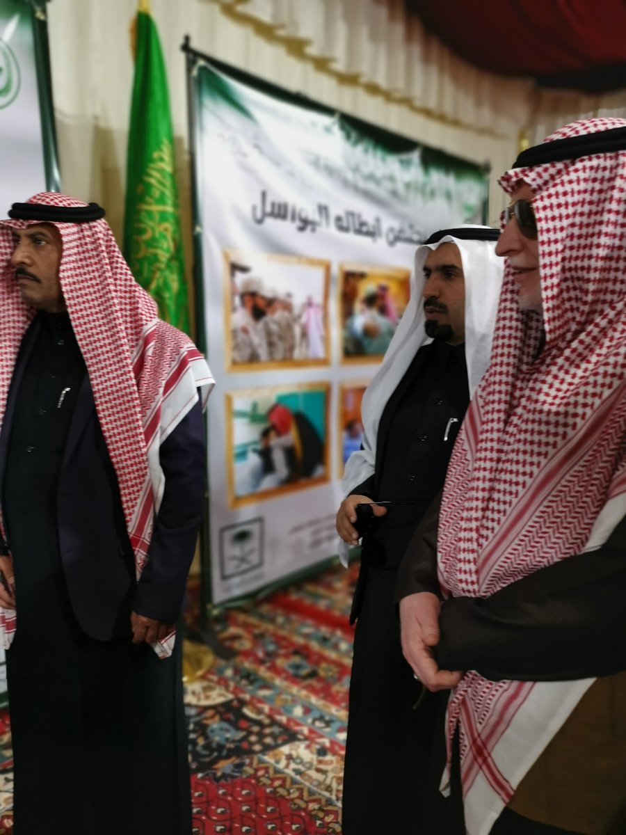salehalhmadi's tweet photo. معرض شهداء الواجب في مهرجان الغضا يسرق الاضواء بوجود محمد القزلان والد الشهيد النقيب سليمان ولازال شقيقه على الجبهة في الحد الجنوبي @E3lamiune
@E3lam_onaizah @
@Unaizahfestival https://t.co/7ttOhanXKm