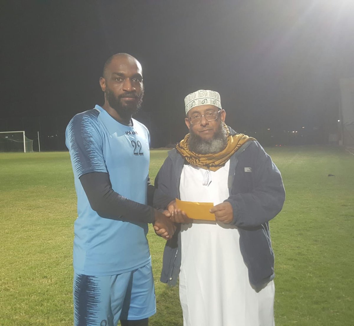 FanjaSC_Fans's tweet photo. جمعية جماهير نادي فنجاء تكرم الحارس  رياض سبيت؛ وذلك بعد المستويات الكبيرة التي قدمها خلال الجولات الماضية. https://t.co/faP6TdOrz4