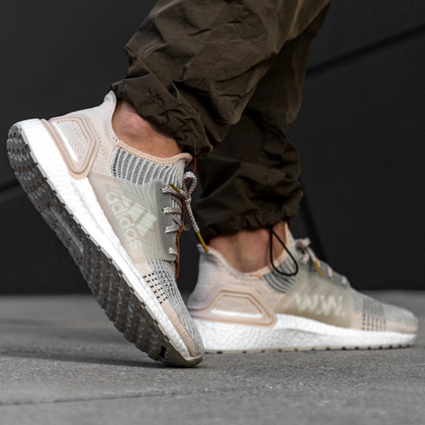 Convertir piloto tierra principal Kicks Deals sur Twitter : "The 'Linen' Wood Wood x adidas UltraBOOST 19  collab is over 40% OFF for a very limited time at $109.65 + ship!  #promotion BUY HERE -&gt; https://t.co/0wMHp9m5mK (