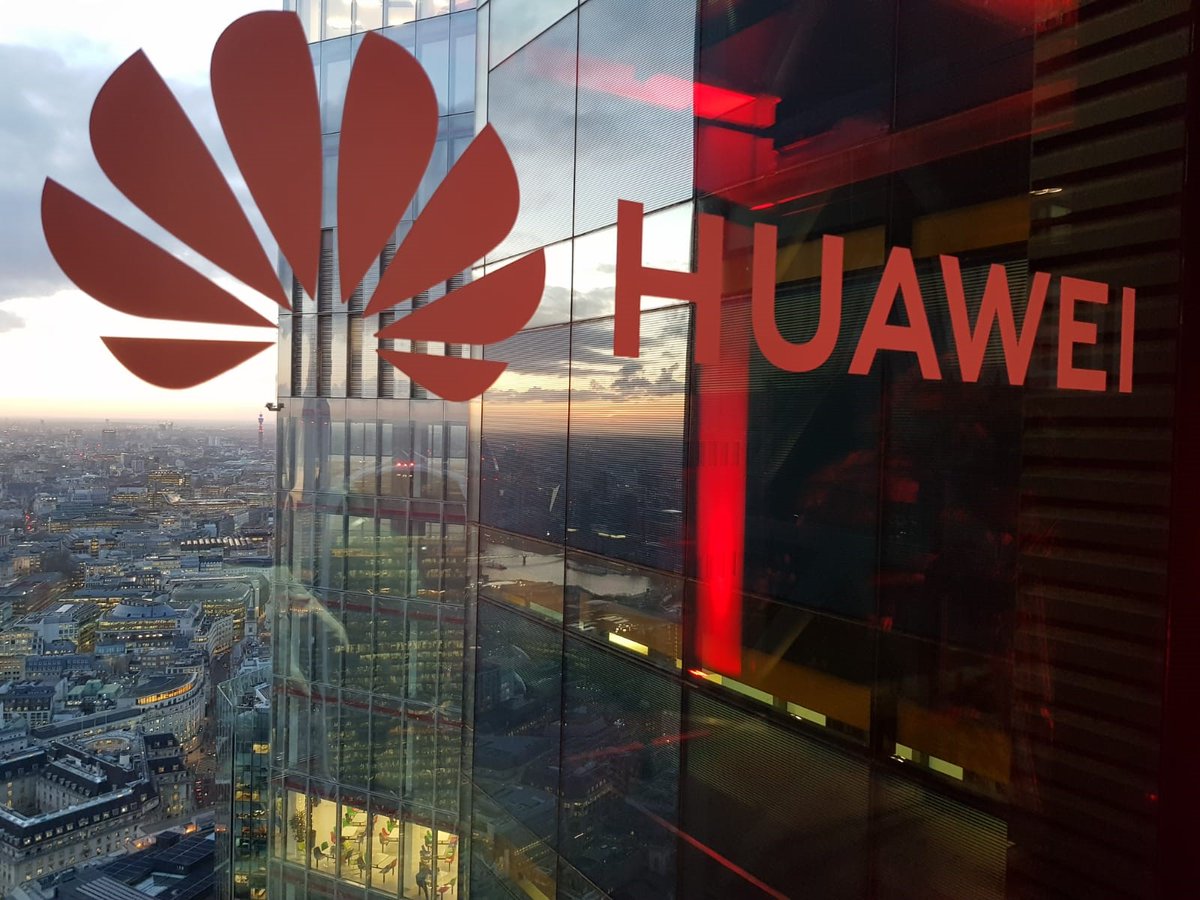 TecPartners's tweet photo. Our Commercial Director Dan Benson has been busy at the Huawei Developer Day in London today!
Thank you @HuaweiUK for having us, and thanks to all the guest speakers for their interesting insights about the future of technology.
@HuaweiMobileUK @Huawei
#HuaweiDeveloperDay https://t.co/vSsxVlLzUU