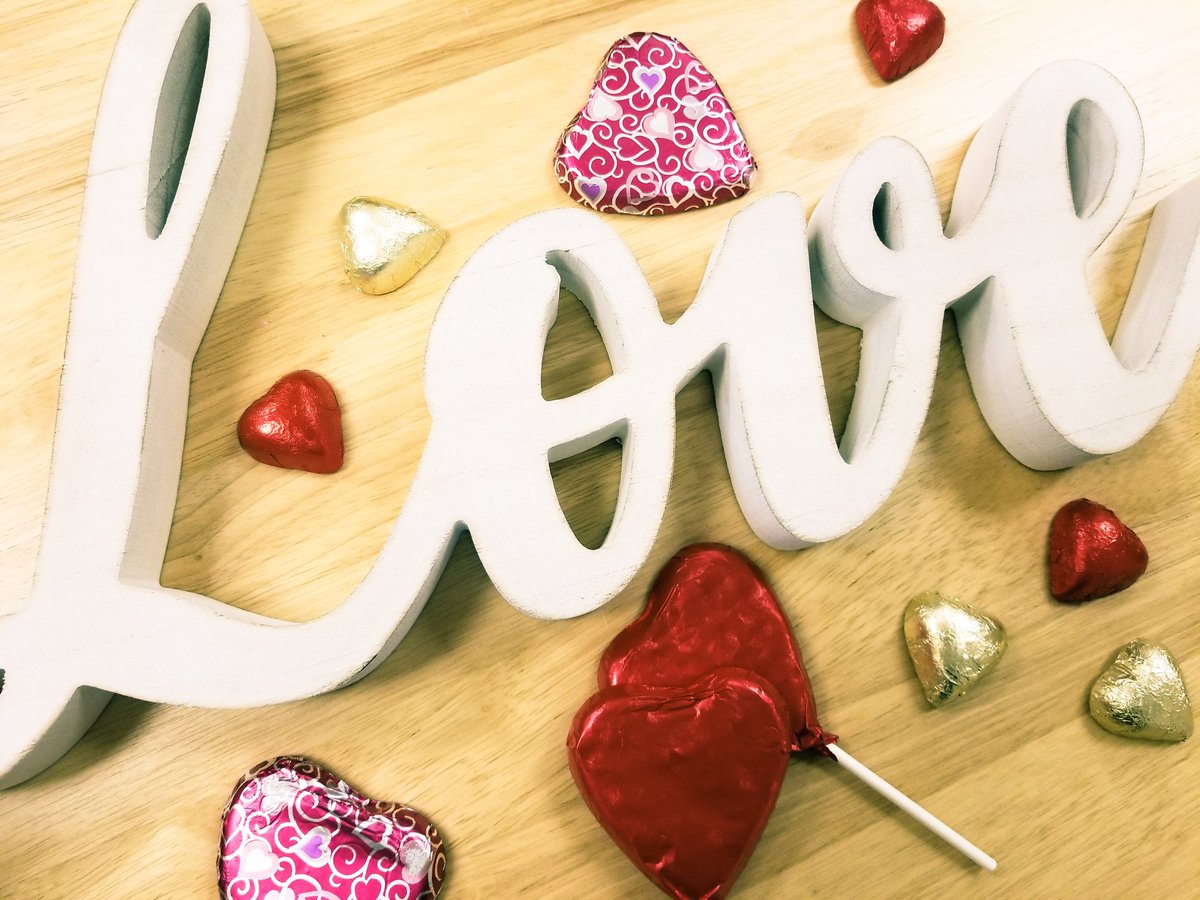 ThompsonChoc's tweet image. Love is in the air!