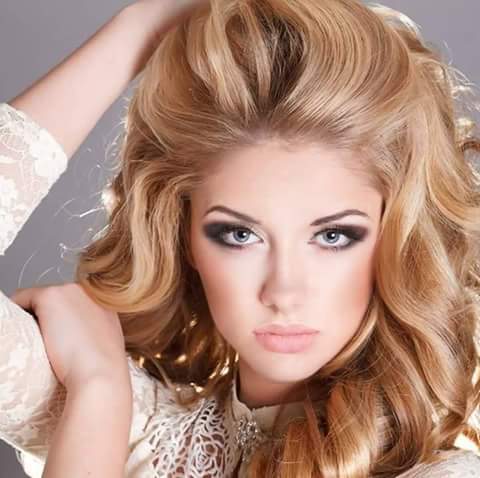 SOON55515037's tweet photo. لكل من لا يعرف اصول الكبرياء  ، كفاكم غرورا وجهلا 
 كفاكم تقليدا وترديد شعارات لا تفهمون ربع معانيها ..
تعلموا اوﻻ التواض��  واحترام المشاعر ..
وحاولوا لو قليلا ان تفرقوا بين الغرور
 والكبر ياء . https://t.co/dCi7NmRt5u
