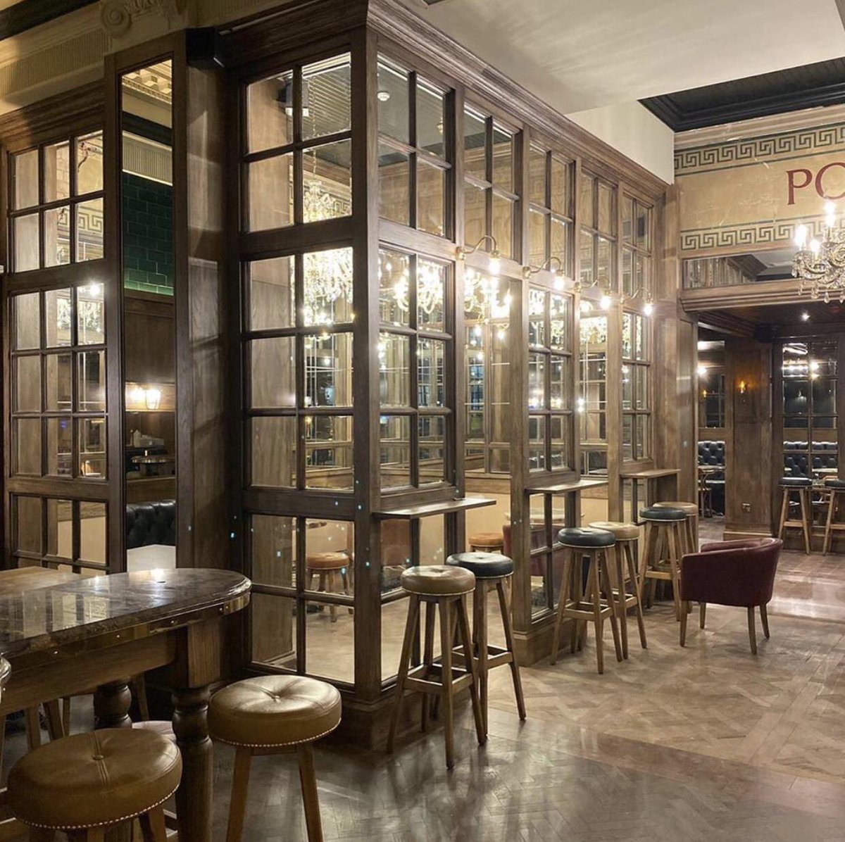 Meridianuph's tweet photo. Fantastic project for @BirminghamTap we had the pleasure of manufacturing all fixed and loose seating right here in our own #uk factory! Upholstered In @crestleather 
#quality #MadeInBritain #ManufacturingUK #leather #upholstery #joinery #detail https://t.co/ZE058jzugJ