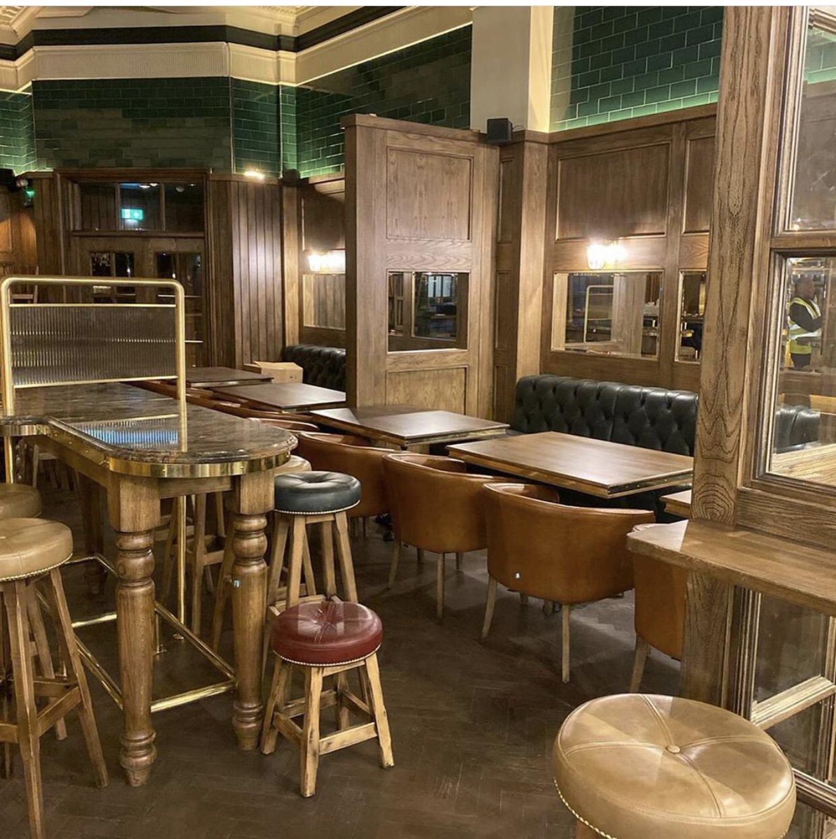Meridianuph's tweet photo. Fantastic project for @BirminghamTap we had the pleasure of manufacturing all fixed and loose seating right here in our own #uk factory! Upholstered In @crestleather 
#quality #MadeInBritain #ManufacturingUK #leather #upholstery #joinery #detail https://t.co/ZE058jzugJ