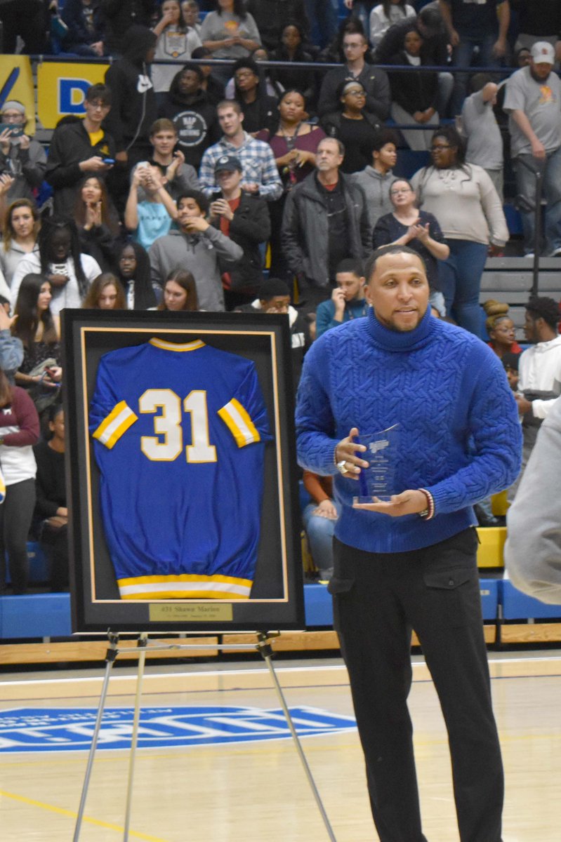 VUTrailblazers's tweet photo. More photos of Shawn Marion's return home to Vincennes University! #VINU #GoVUTrailblazers #Matrix31 #TheMatrix https://t.co/TvwMCtZsIN