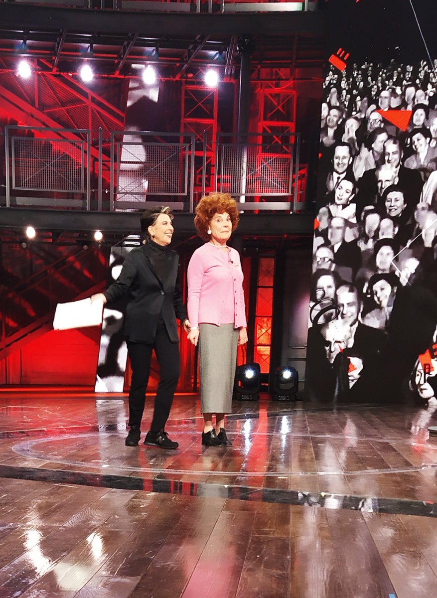 ivansurico's tweet photo. Che palle a #statigenerali hanno tagliato una lunghissima e sentita standing ovation a #cinzialeone 😭🤦🏻‍♂️😭 https://t.co/3JVItYzQ5W