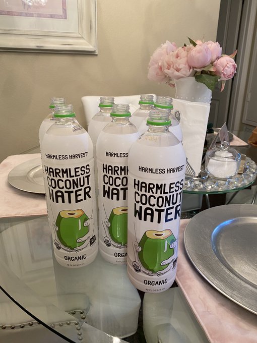 Just found these wonderful drinks #harmlessharvest #harmlesscoconutwater I love it you have to try it<a href="/tag/harmlessharvest"class="tags">#harmlessharvest</a><a href="/tag/harmlesscoconutwater"class="tags"><span>#harmlesscoconutwater</span></a>