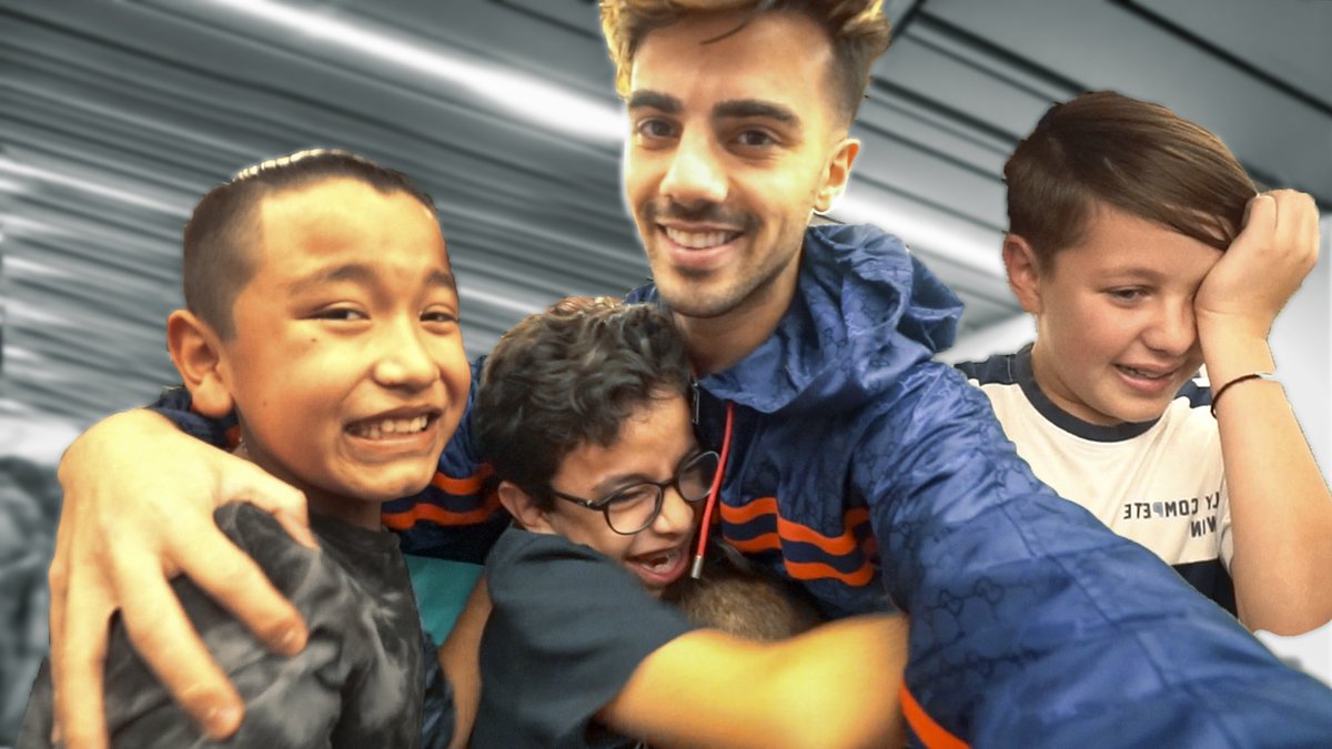 fedevigevani's tweet photo. el reencuentro con mis vecinos

video: https://t.co/xmlqx9BJRg https://t.co/vkNWx3jv7x