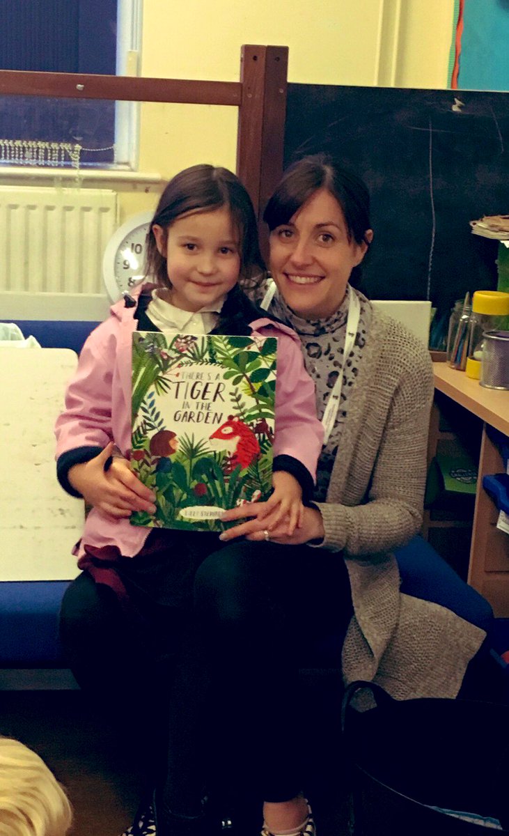RTurffrey's tweet image. Our 2nd #secretreader @AbbotsPrimary oh to live in an imaginary world like ‘There’s a Tiger in my garden‘ by @lizzystewart thanks for a lovely story at the end of the day @birchalllouise1 I think she liked the surprise 😉