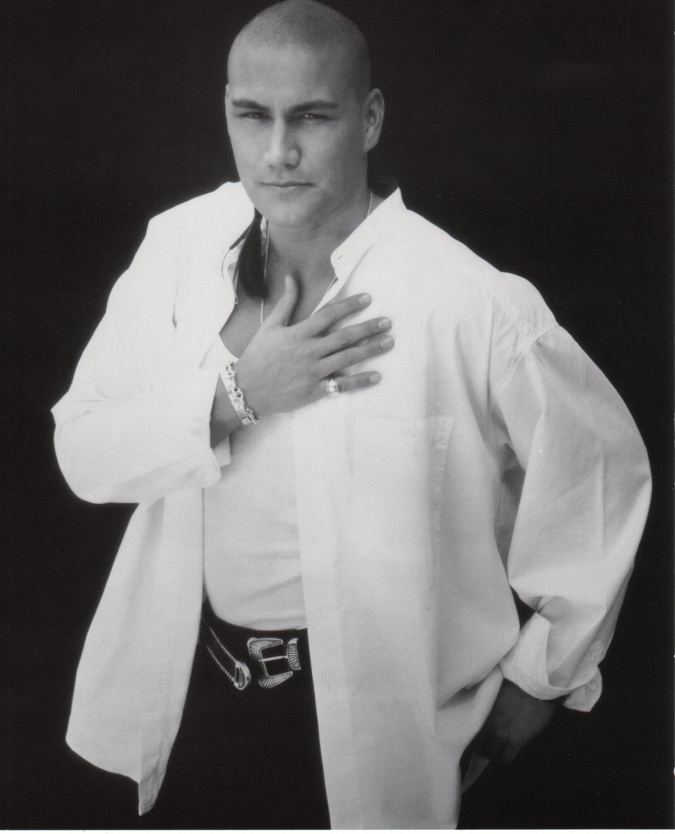 litefoot's tweet photo. Black & White throwback!
#ChiefMC #RISE #rapper #rap #hiphop #indigenous #native #nativeamerican #litefoot #cherokee #nativestyle #actor #entrepreneur #throwback #throwbackthursday #tbt https://t.co/en07GfBI9y