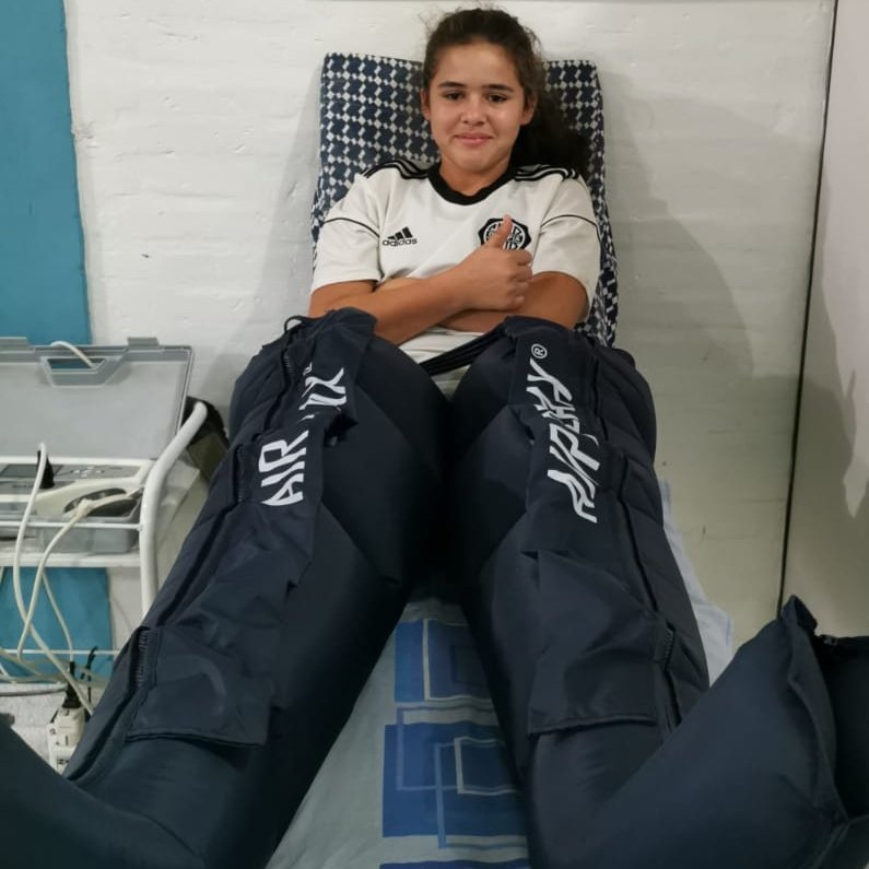fisionrecovery's tweet photo. Las chicas del Olimpia... ⚽
Lorena Báez y Esther Villamayor
#FisionGroup #SentiteEnCasa #OlimpiaFemenino https://t.co/YRhJNwsTEG