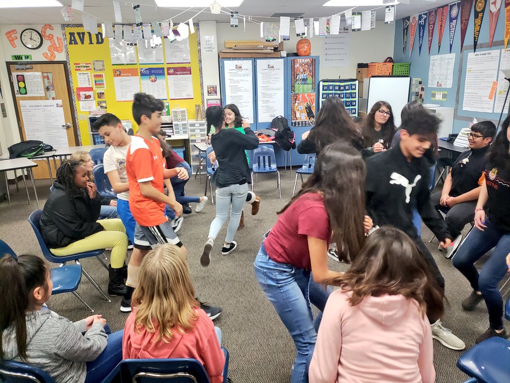 mrskristinhaney's tweet photo. Great turnout for today's #AVIDclub meeting! We discussed our spring college trip and then did some team building. Join us next month!!! #ThisIsAVID #AVIDschoolwide https://t.co/qvMVpoQIaL