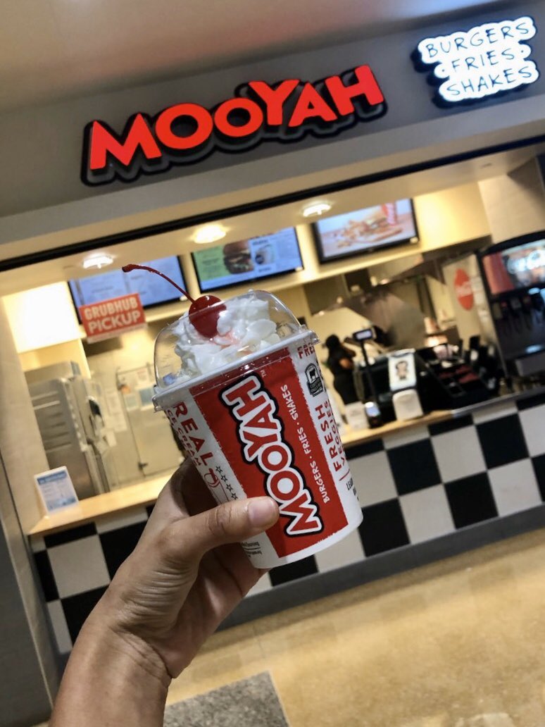 slucampusdining's tweet photo. Mooyah was back today! Grab a shake before they close at 5:00pm 🥤
Regular hours resume Wednesday, January 22nd.
@MOOYAHBurgers
#eatingMADEeasy #mooyah https://t.co/MLoURwIu0m