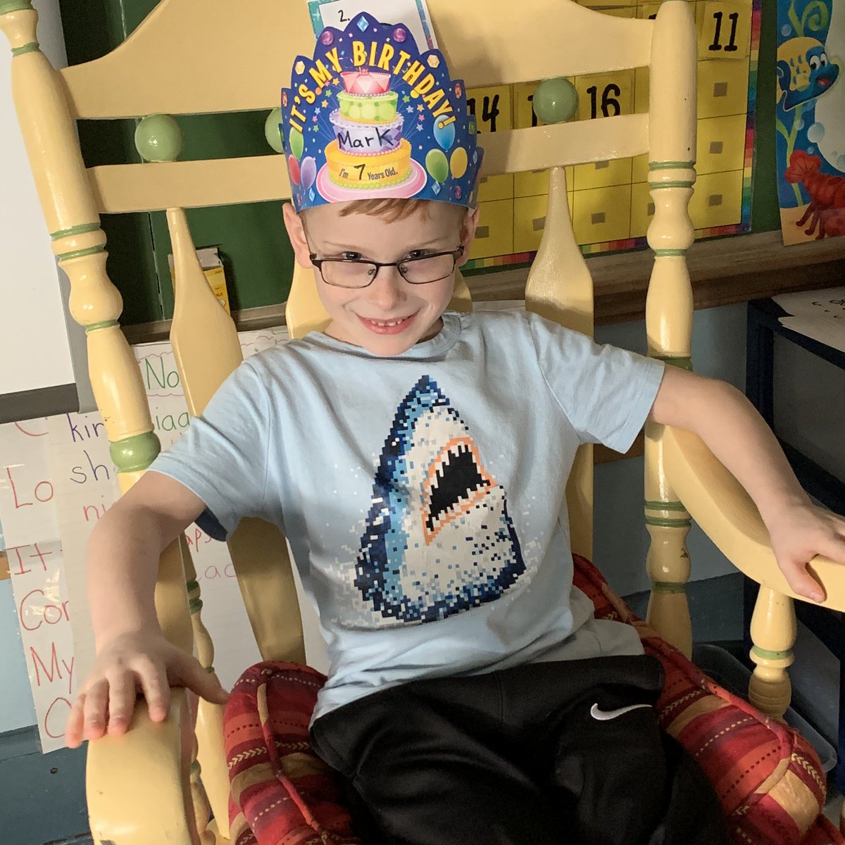 HeiminkKristine's tweet photo. Happy Birthday Mark! We hope you have a great day! I am so lucky that I had a birthday buddy to celebrate with! 🎊🎈#birthday #celebrate @5thAveSchool @BayShoreSchools https://t.co/8jz6wS1BnU