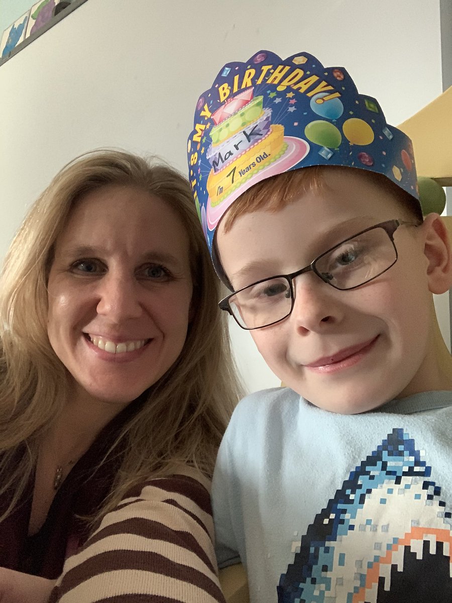 HeiminkKristine's tweet photo. Happy Birthday Mark! We hope you have a great day! I am so lucky that I had a birthday buddy to celebrate with! 🎊🎈#birthday #celebrate @5thAveSchool @BayShoreSchools https://t.co/8jz6wS1BnU