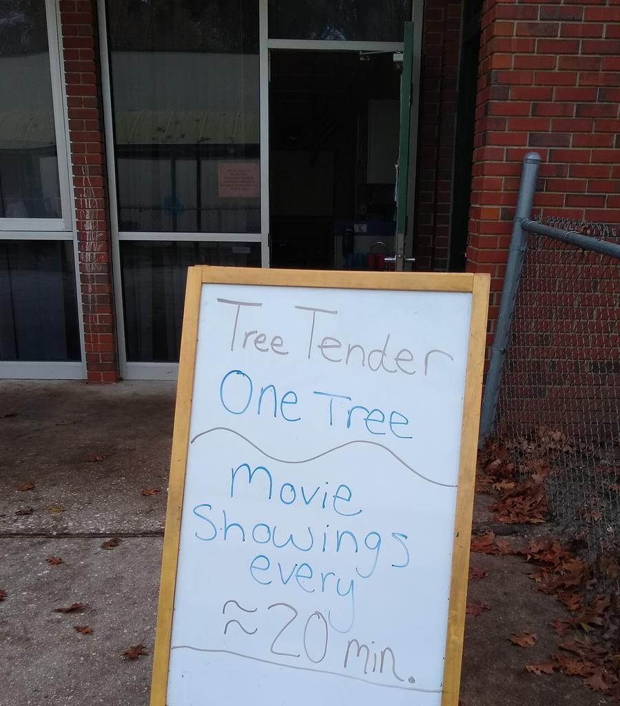 soltislab's tweet photo. Doug and @m_gitz are setup to show #TreeTender at @AlachuaSchools Littlewood Elementary's Science Night! #TreeOfLife #Biodiversity https://t.co/tSyNuEgYJq