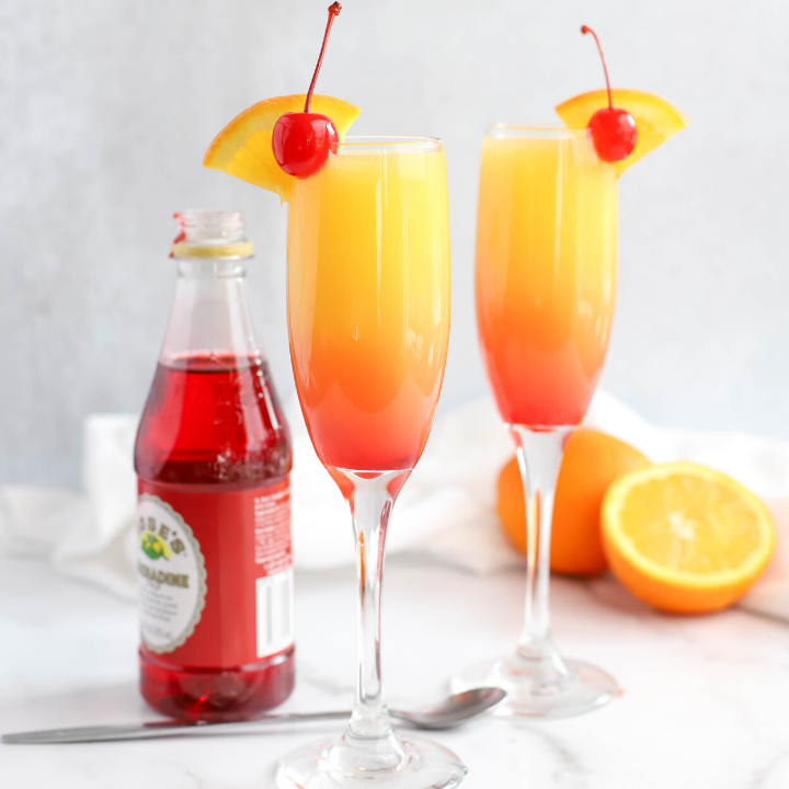 Sunrise Mimosa is a delightful beverage to pair with weekend brunch made with orange juice, champagne and a splash of grenadine. 

Get the #recipe : simplymaderecipes.com/sunrise-mimosa/

#brunch