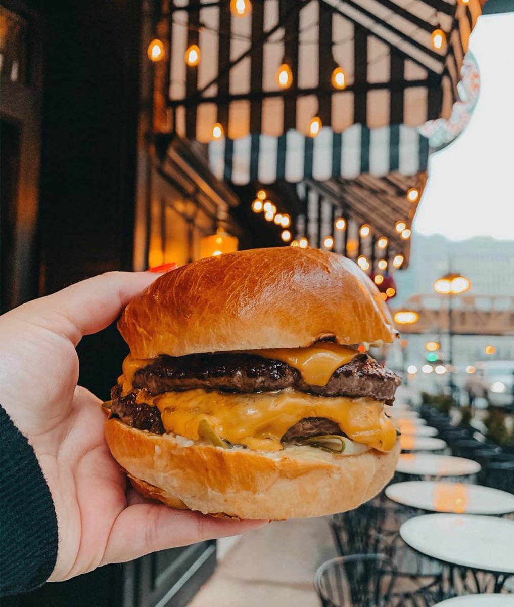 It doesn’t get better than burgers &amp; champagne... OH WAIT! Yes it does... When burgers are just $9 and Champagne — well, ALL bottles of wine actually — are half price from 3-7pm. We like your #HappyHour style, <a href="/chifoodath/">ChicagoFoodAuthority</a> 🍔🥂