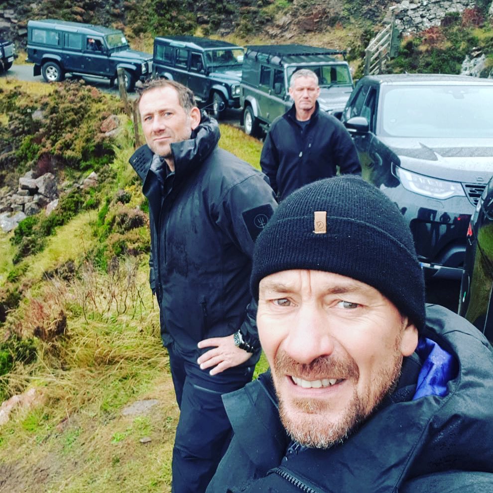 OLLIE OLLERTON on Twitter "Now that’s a sexy convoy! LandRover_UK