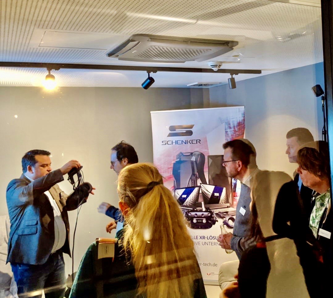 schenker_tech's tweet photo. Die @XRBavaria läuft ... Mit der #Varjo VR-2 inkl. Eye- und Hand-Tracking quasi ein Länderspiel! @varjodotcom #vr #xr #varjo #varjovr2 #vrforbusiness #vr2b https://t.co/GJZAS4oFJg
