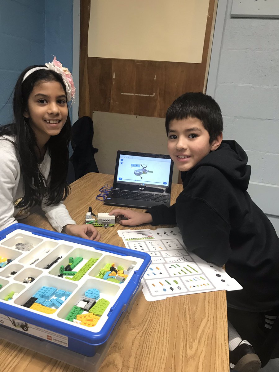 suarez4th's tweet photo. After using our hyperdocs to complete our research, it was time to head back to the innovation lab! We built structures to find out which ones could remain standing during an earthquake!! @WheelerAvenue https://t.co/dosT1hKnDt