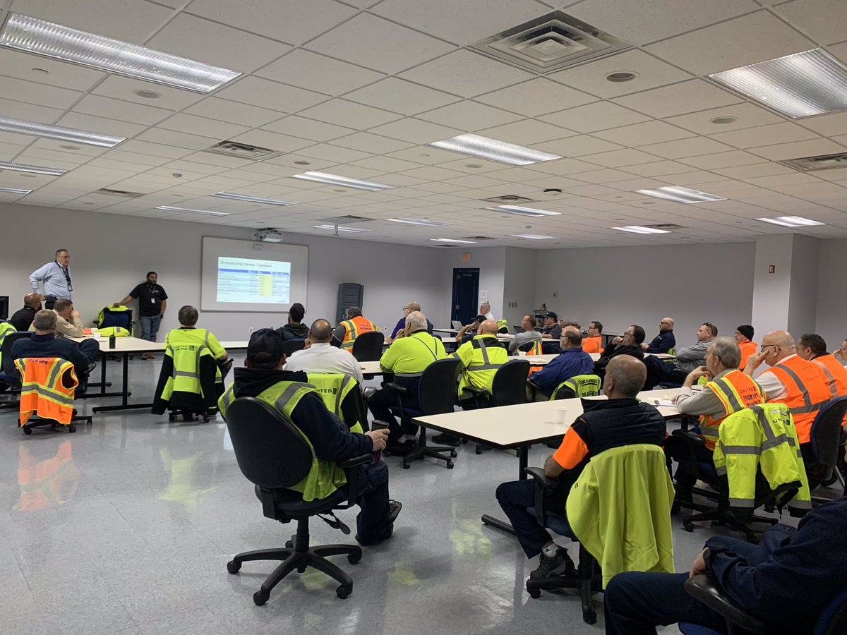 Great engagement from leadership and frontline from the zones and the Hangar at Tech ops’ first 2020 SAT meeting! #safetyfirst #ewrtogether @Nkopic66 @DonW_UAL @mrodz911 @EWRmike @weareunited