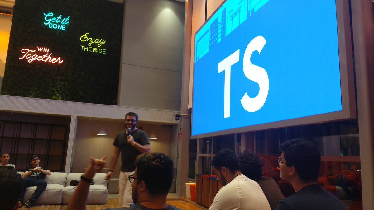 loft_br's tweet image. Comunidade de Typescript Brasil começando aqui na Loft 🧡 @tsbrmeetup