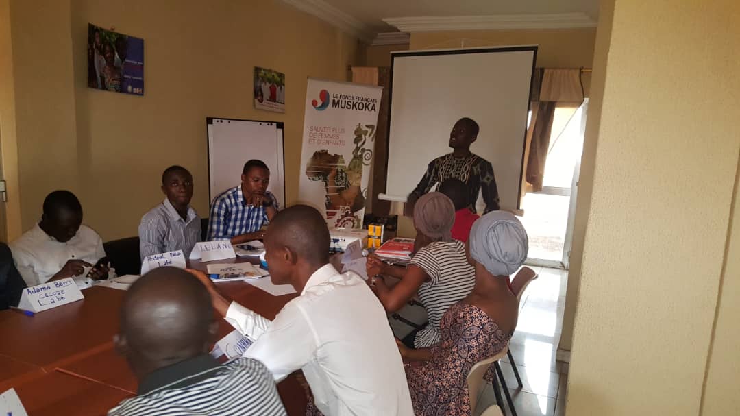 Communication pr le changement social e comportemental. Avec l'appui financier d <a href="/unfpa_guinee/">UNFPA GUINEE</a> cette initiative renforcera ls compétences en animation d 20 jeunes e améliorera les connaissances en #SRAJ de 400 adolescents-es e jeunes d 20 écoles en #Guinée 
<a href="/GquiOse/">Génération qui ose</a> <a href="/GouvGN/">Gouvernement GN</a>